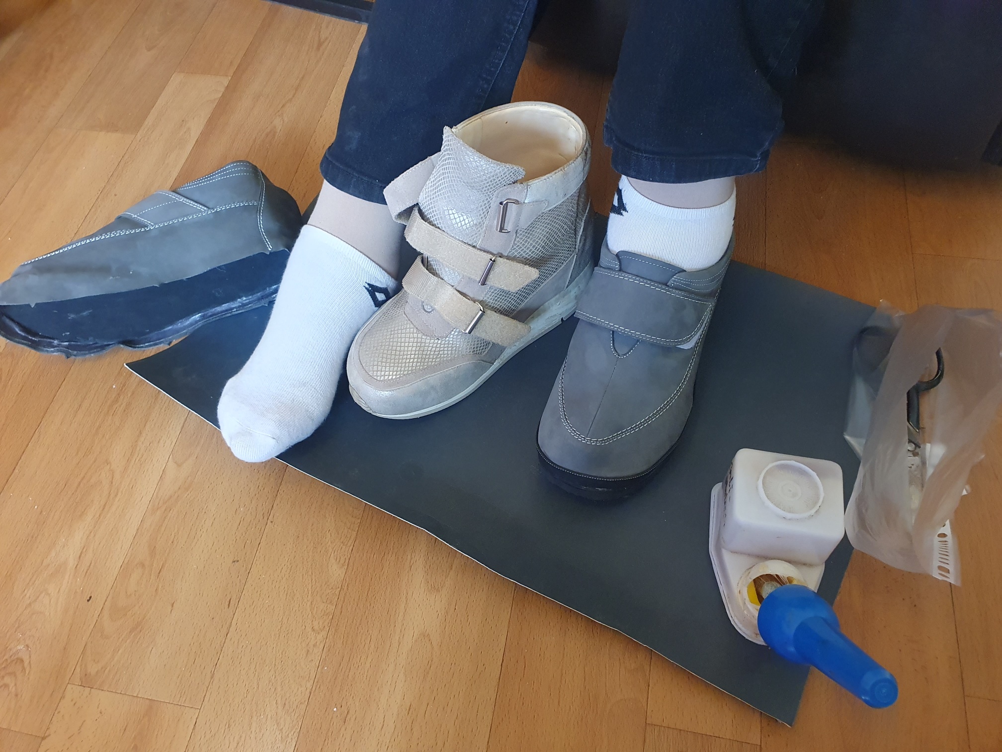 Maatwerk Slippers & Sandalen – Podotherapie Van Der Kaa B.V. – Tilburg